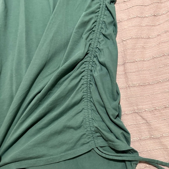 Green summer dress - Picture 2 of 2